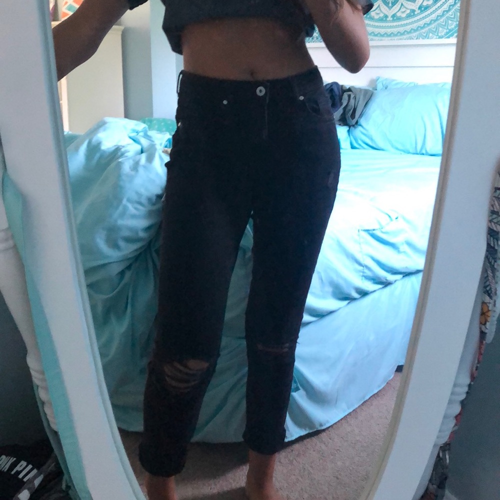 Very cute black ripped jeans